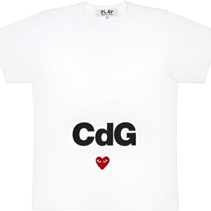 COMME DES GARCONS PLAY CDG WHITE T-SHIRT.